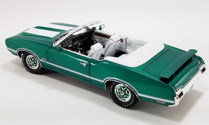 1972 OLDSMOBILE 442 W-30 CONVERTIBLE : 1:18 scale by ACME Die Cast in Radiant Green